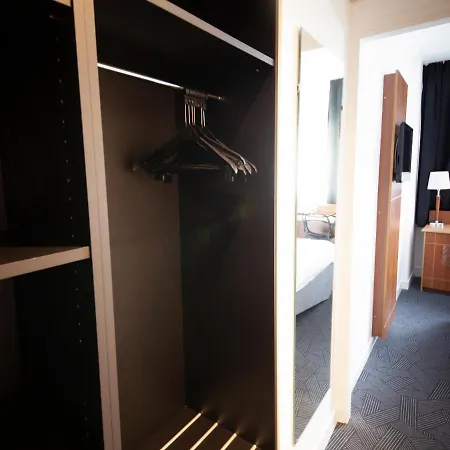 Hotel Kyriad Ferrand Centre