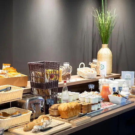 Kyriad Ferrand Centre 3*