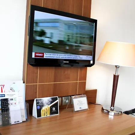 Kyriad Ferrand Centre 3*