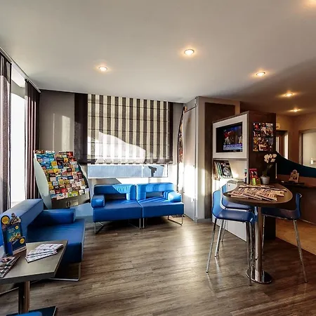 Hotel Kyriad Ferrand Centre 3*