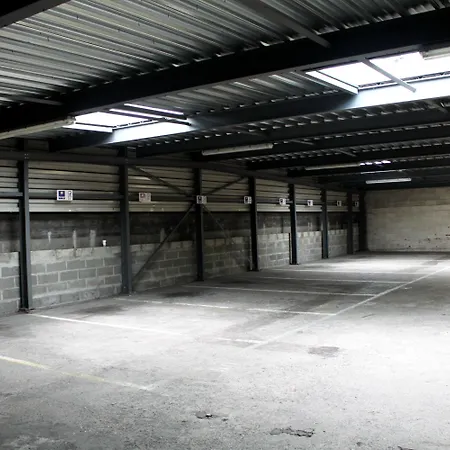 Kyriad Ferrand Centre 3*