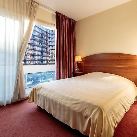 فندق Kyriad Ferrand Centre 3*