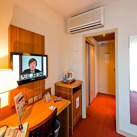 Hotel Kyriad Ferrand Centre