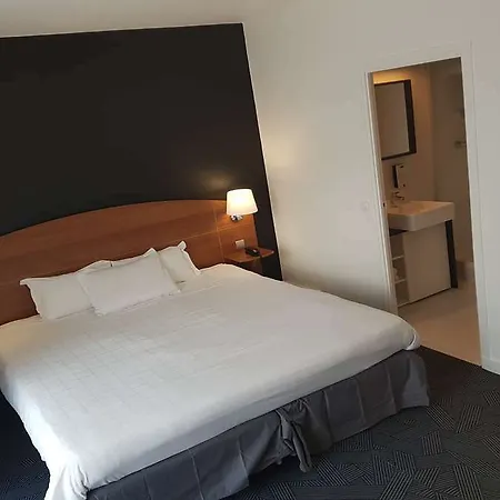 Kyriad Ferrand Centre Hotel 3*