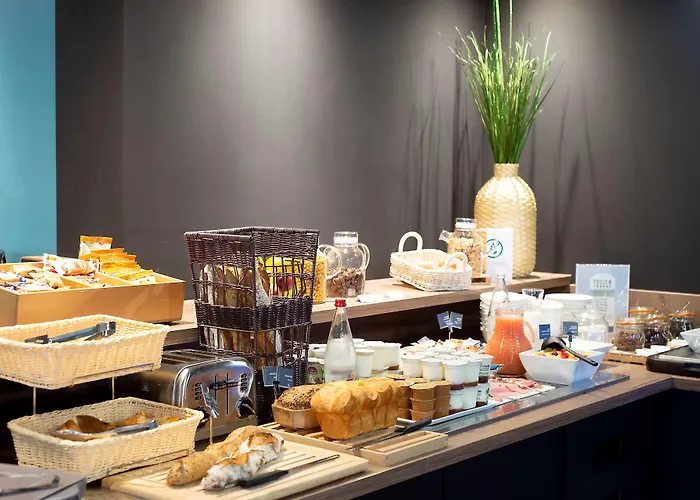 Kyriad Ferrand Centre 3*